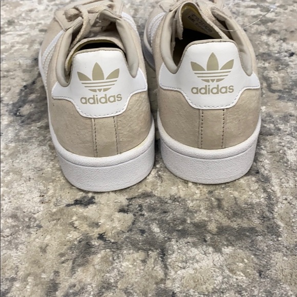 Adidas shoes - Picture 2 of 3